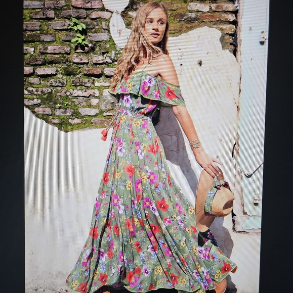 Tulle & Batiste Green Dress - Picture 3 of 11